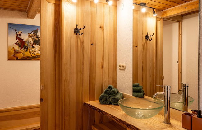 Historic Farmhouse: 200 Years old Meets new - Foto 16