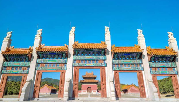 Marvel at the entrance to the Qing Tombs