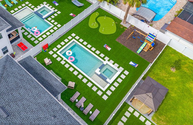 Luxury Home w Heated Pool, Gym, Playground & More! - Foto 48