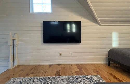 25-Bed, Amenity-Rich Estate in a Private Forest - Foto 68