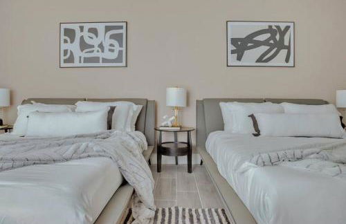 Stunning 2 Story Villa with Pool - Photo 36