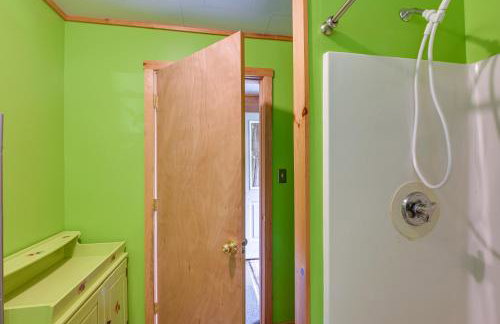 Peaceful Lakefront Cabin Getaway Dock, Fire Pit! - Foto 16