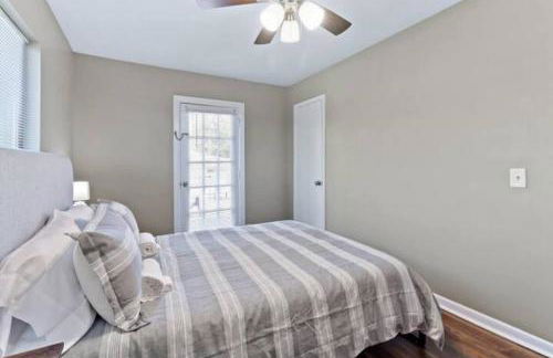 Travis' Place - Convenient and Affordable Location - Foto 20