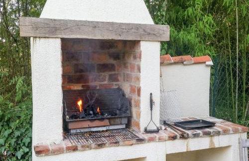 Spacious farmhouse with private heated pool in a rustic garden - Foto 38