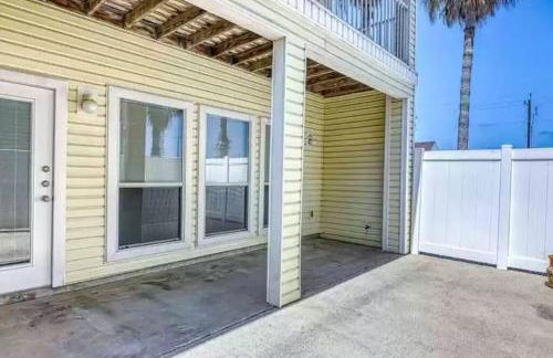 Spacious Home, Short Walk to Beach, Heated Pool! - Foto 16