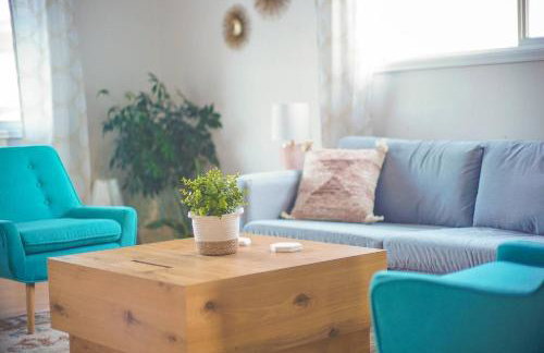 Turquoise Twin ★Vacation COS★3 King Beds★Near AFA - Foto 8