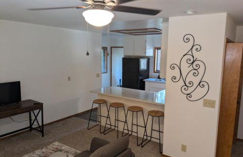 Bulldog Den - Photo 6