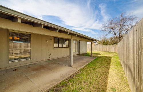 DFW Home Base! Quiet Suburb Stay with Yard - Foto 25