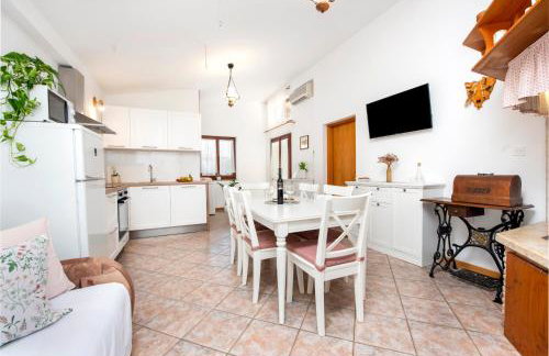 Charming House Nino with a fenced yard - Foto 6