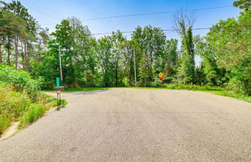 Private Island Home in Belding with Dock and Grill! - Foto 35