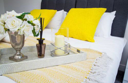 Bridge Court by Sterling Edge Apartments - Luxury Aparthotel - Stylish 1-bed Apartments - Balcony with Canal View or Private Garden - Free Parking - Foto 31