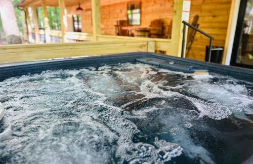 Laurelwood Luxury Cabin Hot Tub - Photo 41