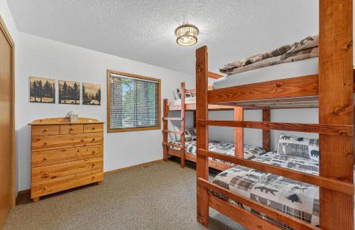 Evergreen Escape- Walk to Downtown & Boat/trailer Parking! - Foto 21