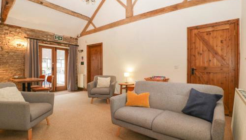 Clover Patch Cottage - Photo 5