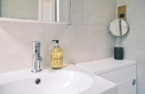 Kensington 1B1B with Sofa Double Bed Max 4 Guests - Foto 59