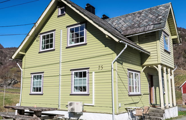 Greenhouse - Photo 26