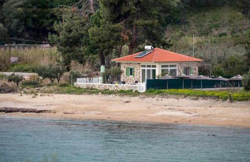 House Kokkalas on the beach - Photo 1