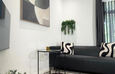 'The Luxury Snug' - A Charming Modern Luxury 2-Bed Flat with Parkview - Free Parking - Foto 1