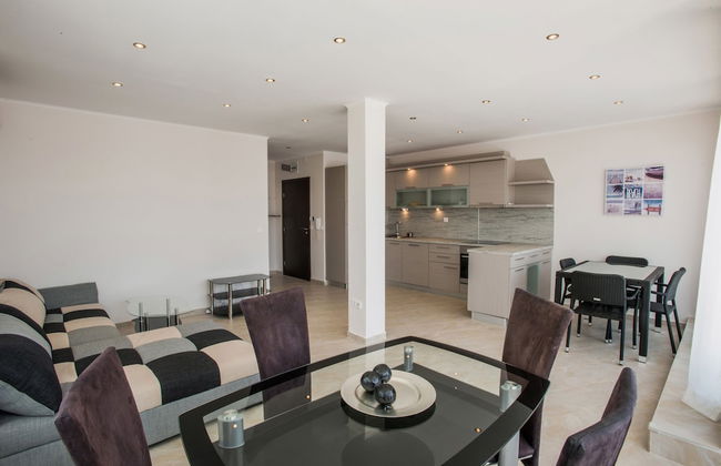 Black Sea Breeze - Photo 20