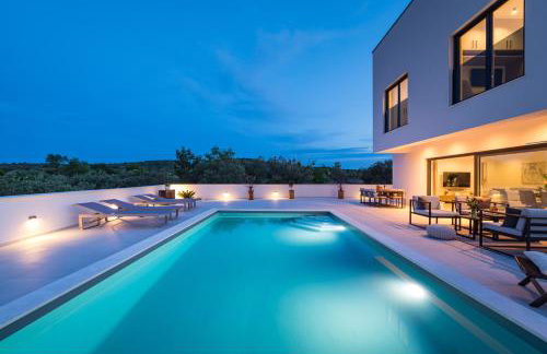 Villa Kurnatari - Photo 3