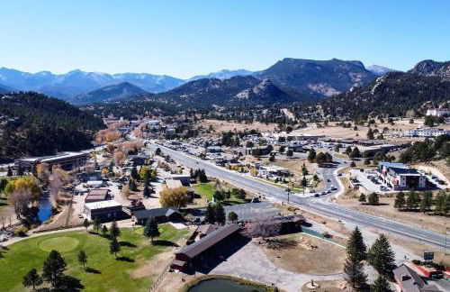 Family-Friendly Home with Hot Tub 1 Mi to Dtwn - Foto 32