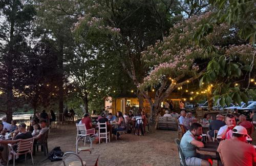 Le Caprice garden, river and chateau - Foto 25