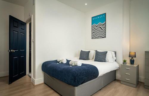 Anfield House - Liverpool Retreat 7 Bedroom Home - Photo 23