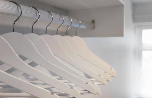 NEW! Stunning 2-Bed Home by Stay With Us, Ideal for Families, Sleeps 4! - Foto 38