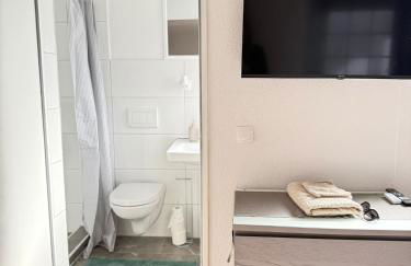 Modern Cozy Studio Apartment & Terrace - Photo 13