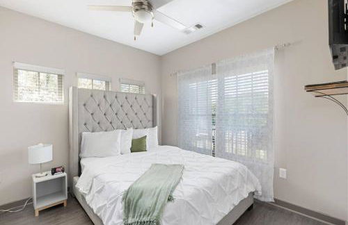 Uptown, Pool, Wine, Restaurants, BofA Stadium_307 - Foto 15