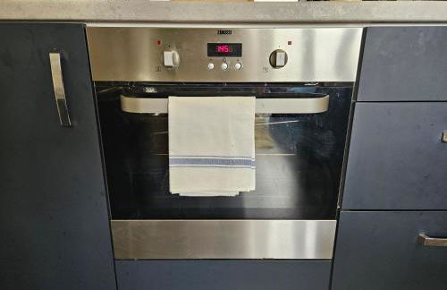 Stylish 1BD Flat with Parking Hackbridge - Foto 16