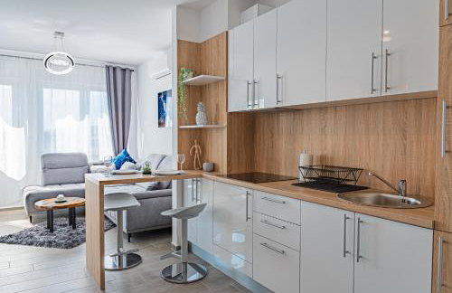 Jacuzzi - Flexible SelfCheckIns 20 - Zagreb - Luxury - Garage - Smart - Brand New - Apartments Repinc - Foto 6