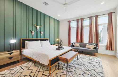 Best of The Cedars - Dallas Views Rooftop Luxury - Photo 4