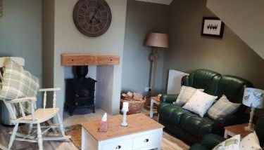 A Stylish Country Retreat! - Photo 2