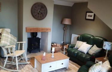 A Stylish Country Retreat! - Photo 2