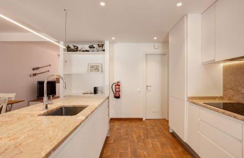 Moradia Tradicional no centro a 100m da Praia - Foto 37