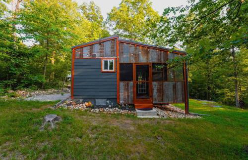 Rustic Cabin Retreat - Cozy Stove & Fresh Eggs - Foto 33