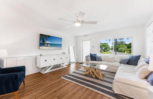 Stunning Tropical Heated Pool House Near The Beach - Foto 30