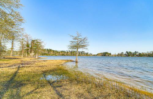 Boat and Swim Lakefront Toledo Bend Retreat! - Foto 25