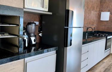 Casa Flat, Suíte, Ar-Cond, Área Gourmet e Garagem - Foto 12