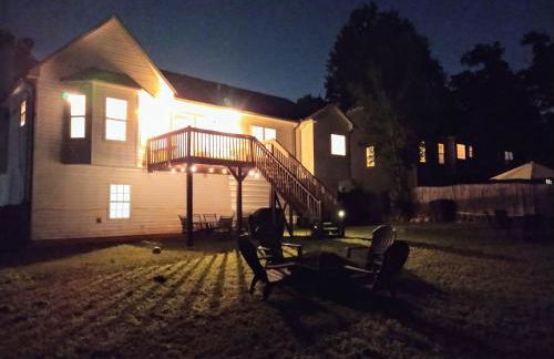 Lovely 5 Bedrooms, 3 Full Baths Home Near Parks! - Foto 39