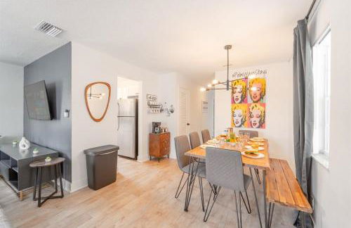 Modern Chic Getaway - Sleeps 11 - Palmwavestays - Foto 32