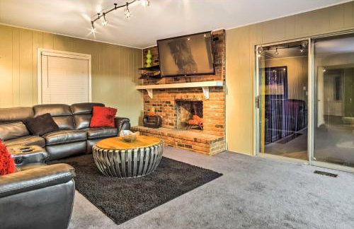 Suburban Detroit Home with Porch, Yard and Fire Pit! - Foto 6