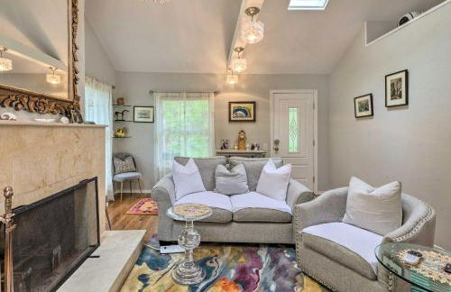 Cute East Hampton Cottage with Patio - Walk to Beach - Foto 6