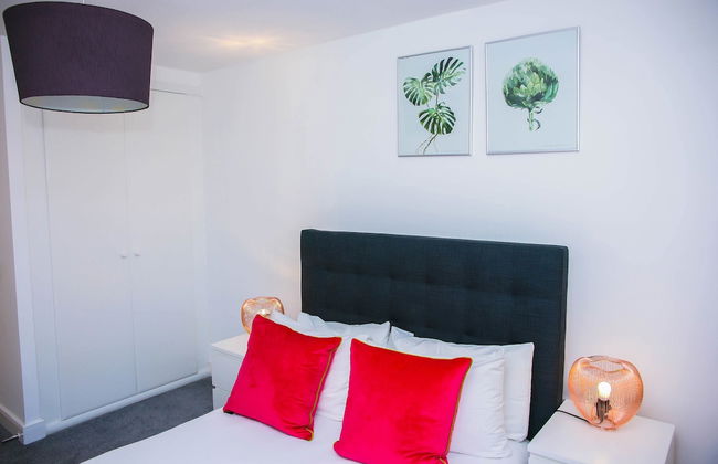 Superior 2 bedroom Apartments - Photo 6