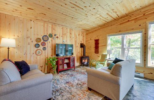 Lakefront Paradise with Private Boat Dock and Patio - Foto 1