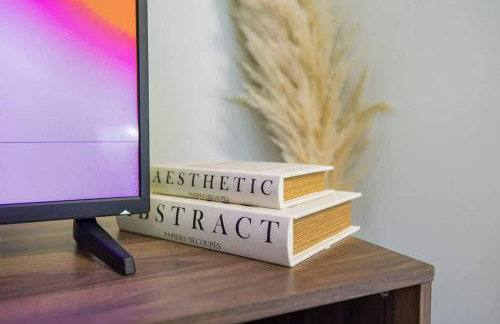 Stylish 1-Bed Luxury Retreat - Photo 17