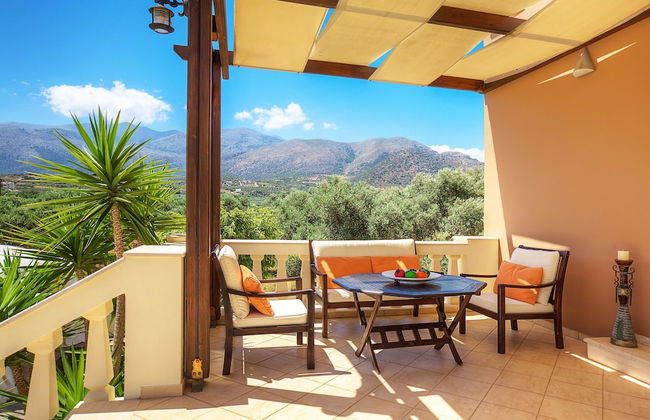 Spacious Villa with Private Pool & Outside Bar near Sea in Sisi - Foto 17