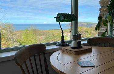 Lofthouse - secluded quirky cottage with sea views! - Photo 33
