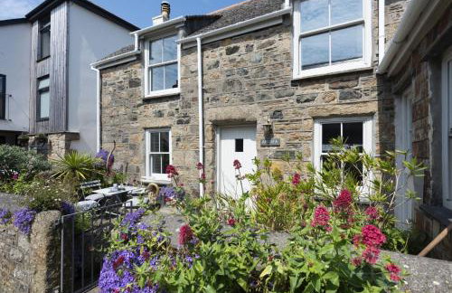 Piskey Cottage, Mousehole - Close to Harbourside - Free WiFi - Free Parking - Photo 18